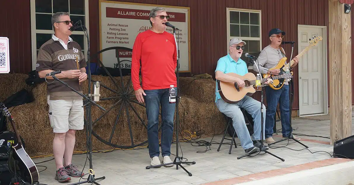 Peter Grandich Hosts The Bantry Boys at Allaire Community Farm
